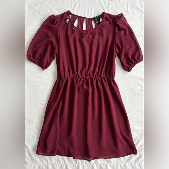 Forever 21 burgundy dress with cutout neckline detail (size M) - Picture 1 of 8